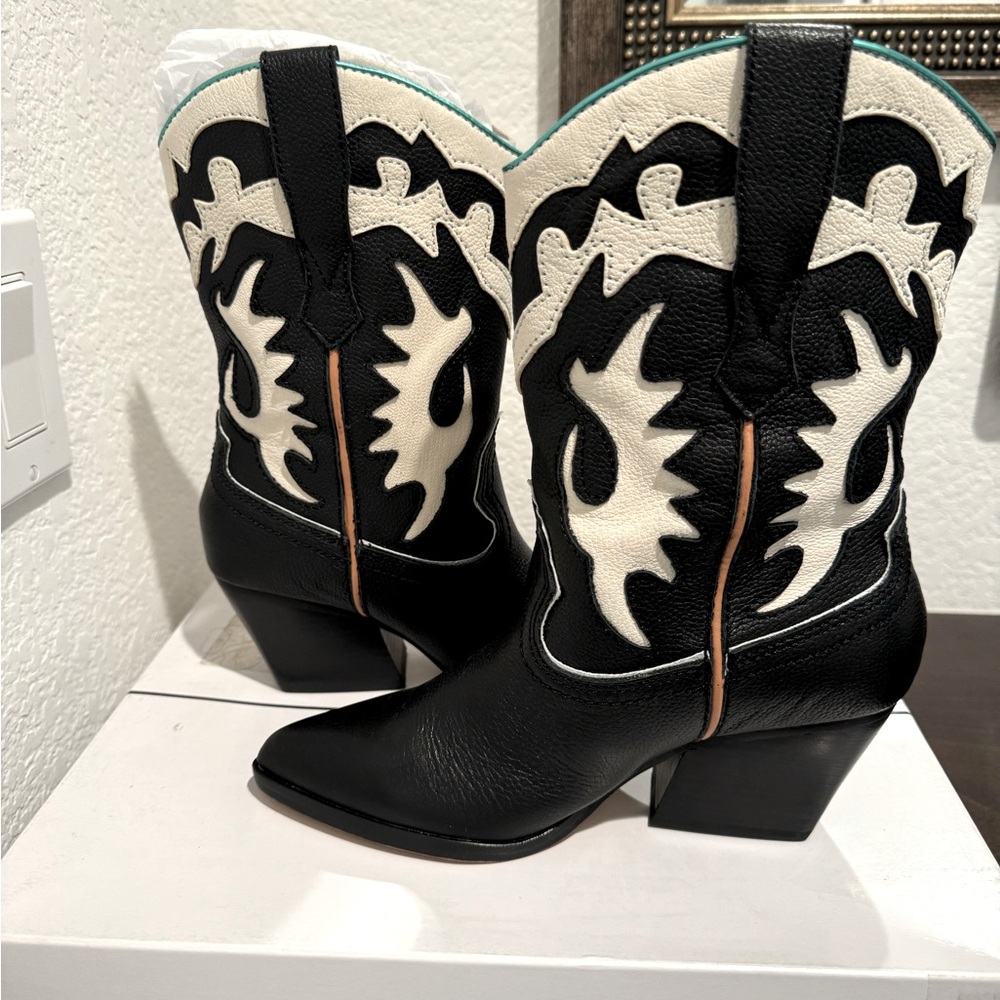 Dolce Vita V-Landon Black Leather Cowboy Boots